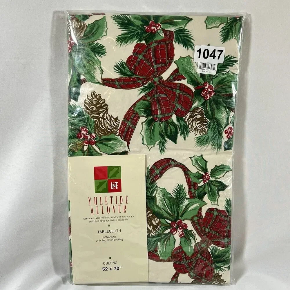 Vintage Vinyl Tablecloth Linen N Things Holly Pinecones Bows Christmas 52”x70”
